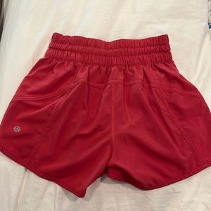Lululemon Tracker Low-Rise Lined Short 4”